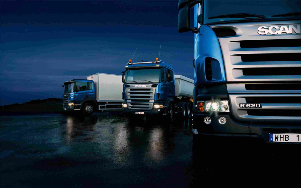 https://www.hcen.pt/wp-content/uploads/2015/09/Three-trucks-on-blue-background-1200x750.jpg