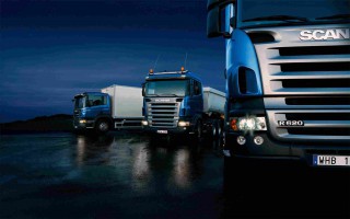https://www.hcen.pt/wp-content/uploads/2015/09/Three-trucks-on-blue-background-320x200.jpg
